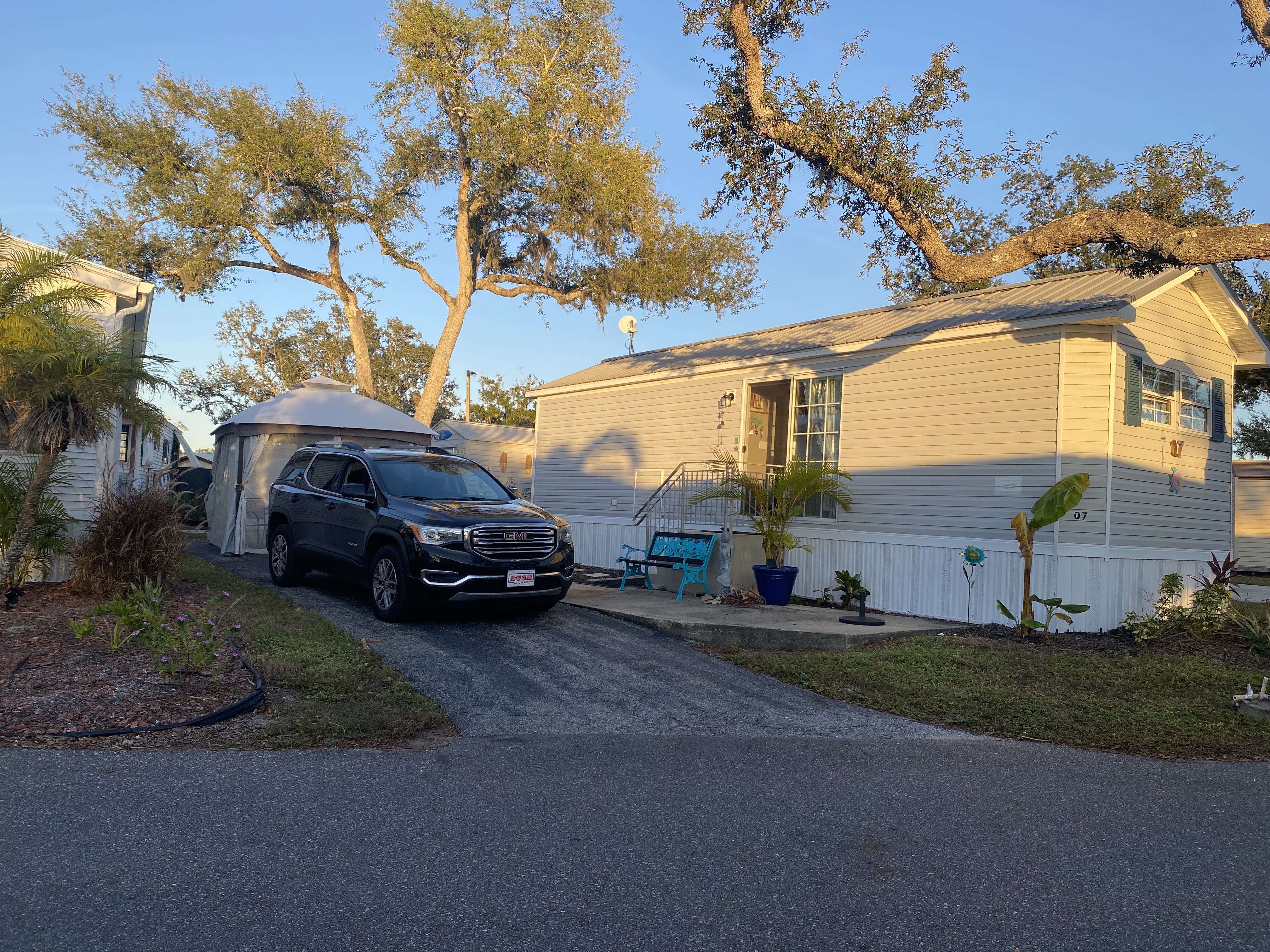 Horseshoe Cove Mobile Home Park in Bradenton, FL | MHVillage