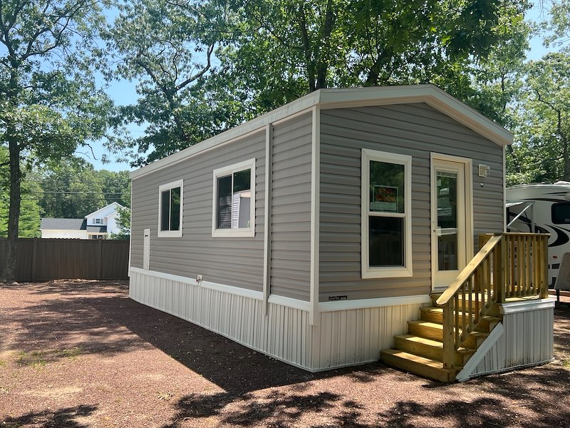 Vacation Home Sales SYP Shady Pines 443 South 6th Ave. 005